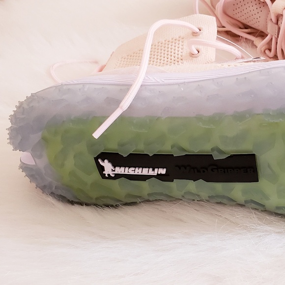 Under Armour salmon sneakers - Picture 3 of 4